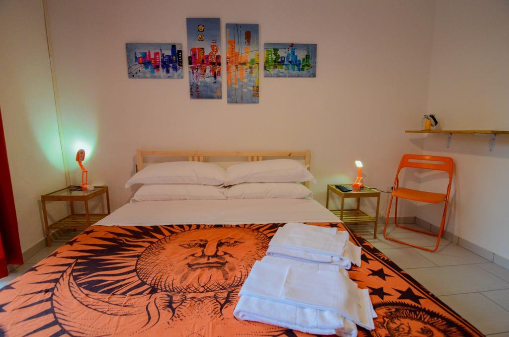 Shine Apartment Napels Kamer foto
